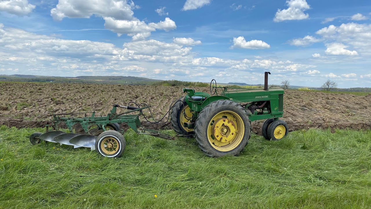John Deere 60 Plowing