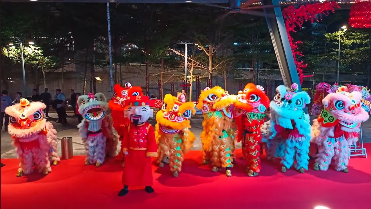 8 Lion Dance, Acrobatic Lion Dance & LED Dragon Dance with Choy San Yeh