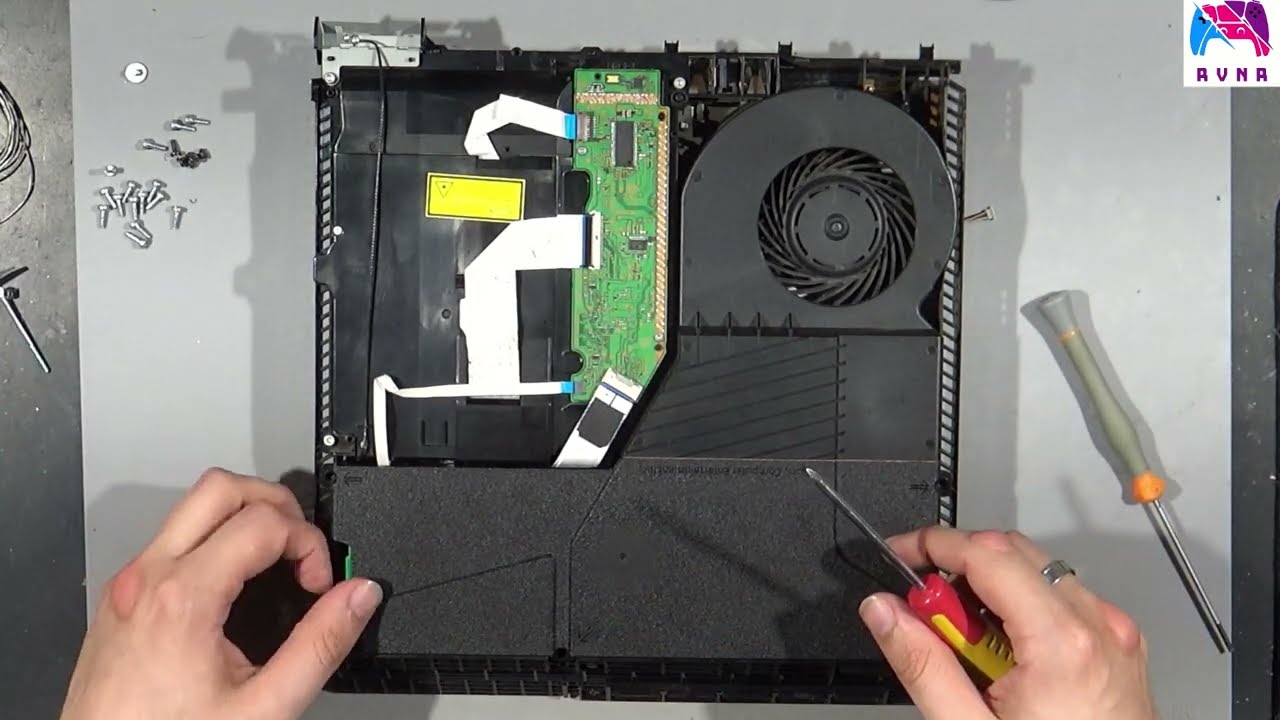 PROVIAMO A RIPARARE ps4 fat - problema luce blu per 1 secondo
