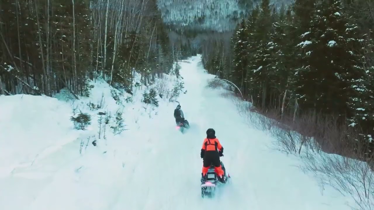Snowmobiling in Edmundston – Scenic Trails & Pure Winter Adventure ❄️