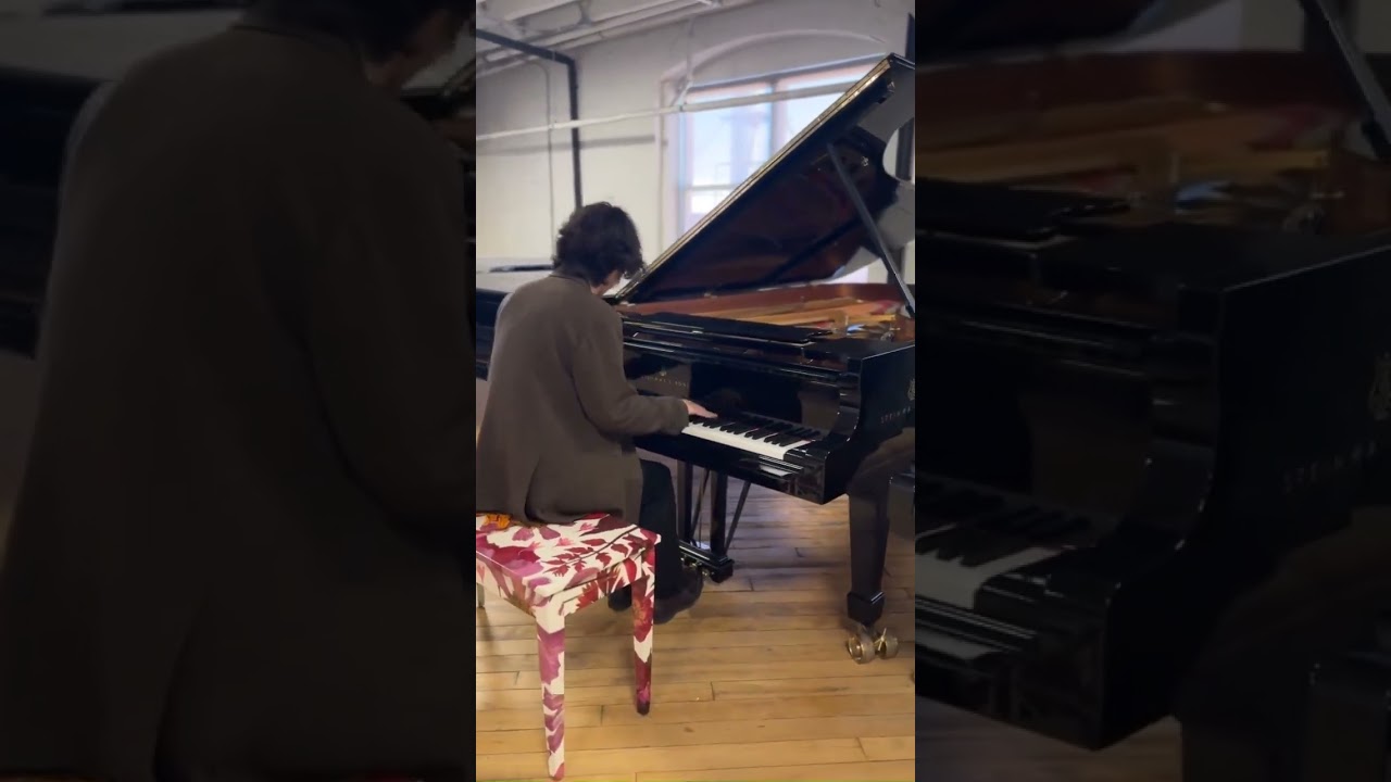Steinway Artist Hayato Sumino plays a Model D at the New York factory. ✨🎹