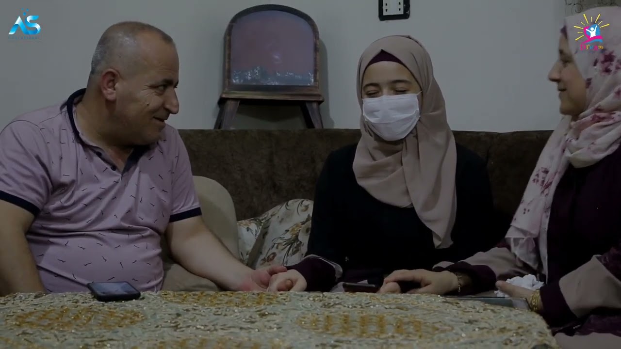 المتفوقة بشهادة التعليم الأساسي سارة أنس الدغيم - مدرسة دريم النموذجية - إدلب
