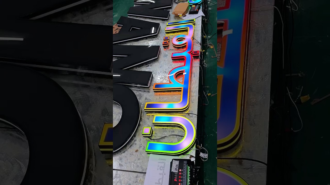 This LED signboard will change color by itself!#sign #signage #design #signagedesign #ledlight