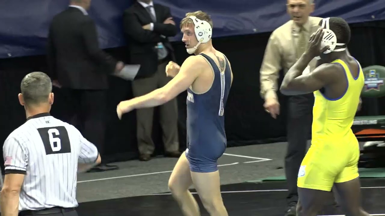 COLLEGE WRESTLER