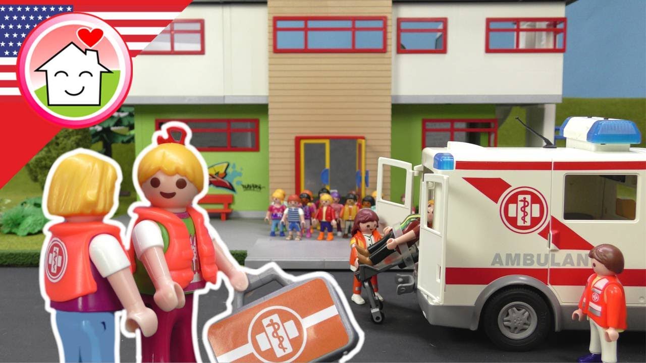 Playmobil English - Lunchtime with the Medical Cadets - The Hauser Family