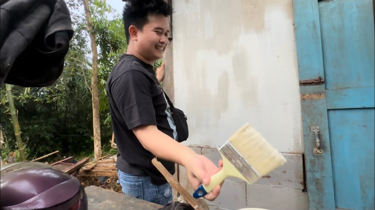 UDAH PAK WIT DUDUK AJA BIAR DENNY YANG MENYELESAIKAN NGECAT DINDINGNYA 💪🏻😅