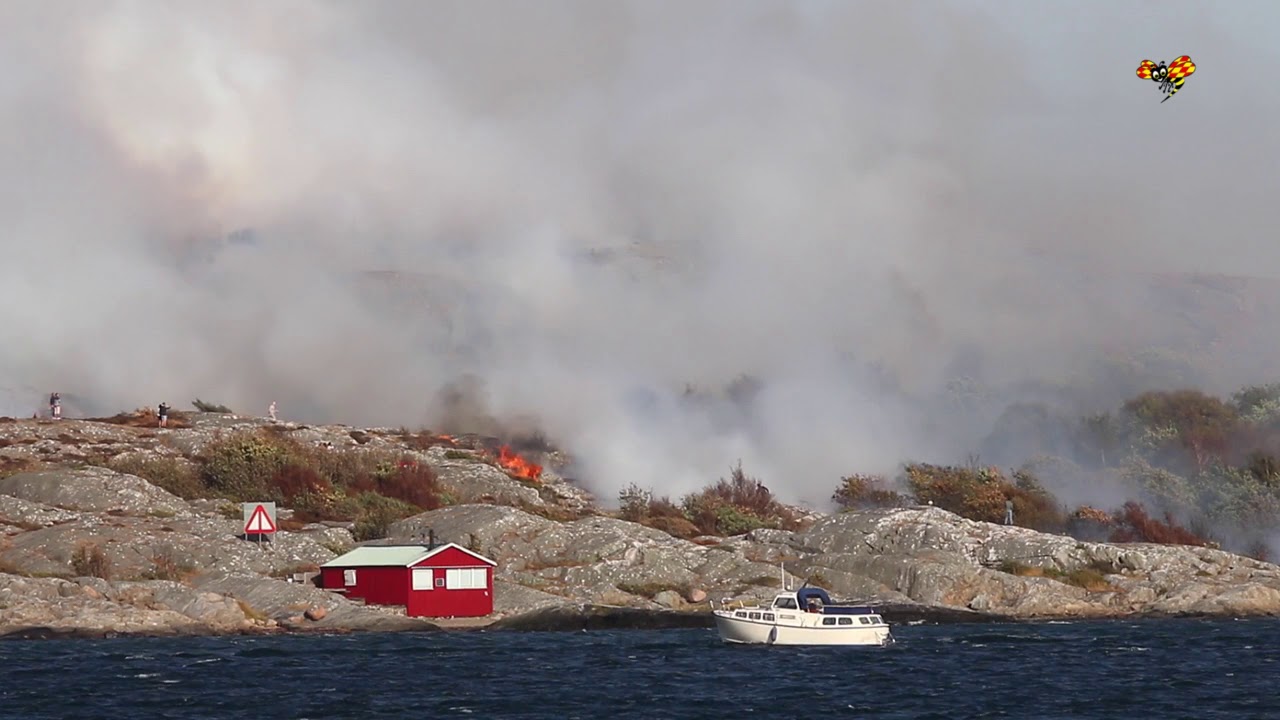 Brand på Björkö - människor flyr lågorna