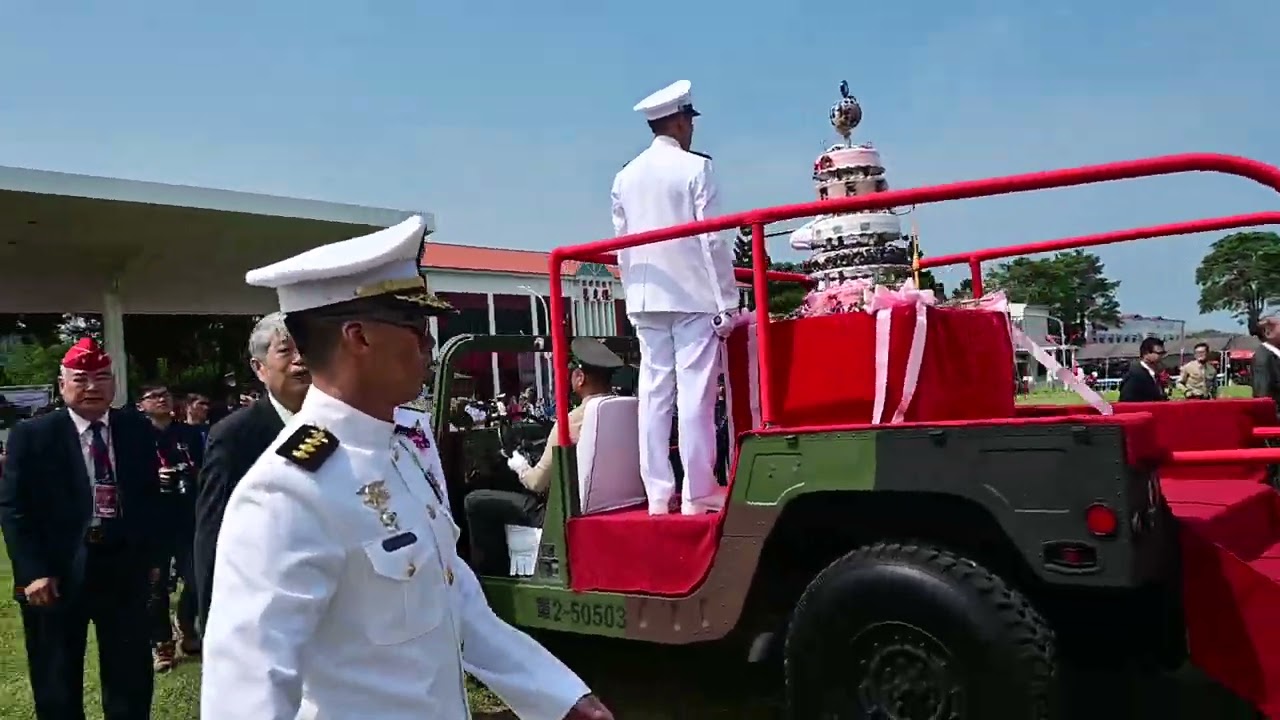 中華民國海軍陸戰隊112/09/15日-海軍陸戰隊76週年隊慶-生日快樂司令指揮官切蛋糕