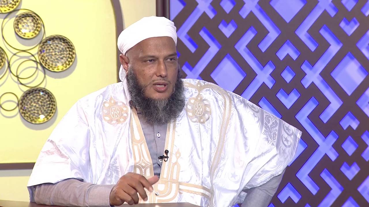 هل يشرع التطويل أم التقصير في خطبة الجمعة؟ #معالم