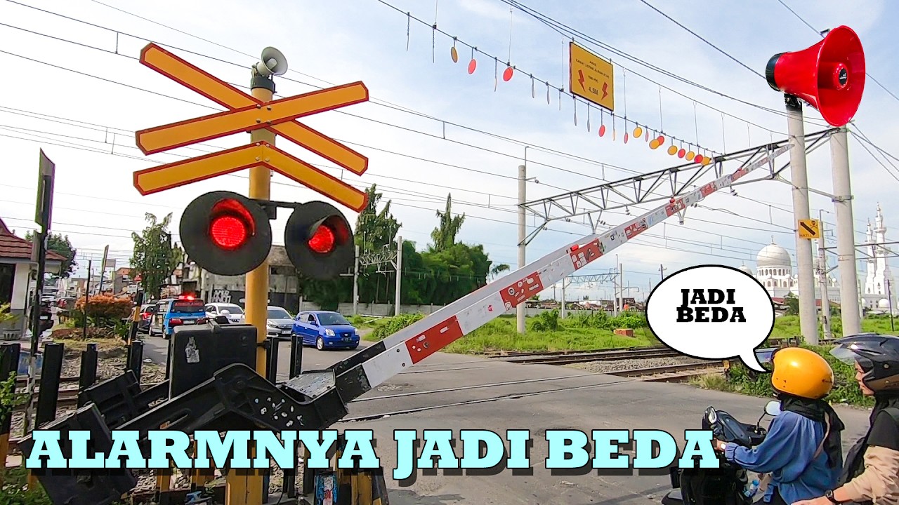 MENGUNJUNGI Palang Pintu Perlintasan Kereta Api Alarm CERAMAH Unik JPL 116 Solo Balapan