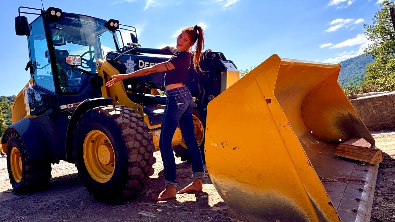 WOW CHECK THIS OUT! 326 John Deere TeleLift Loader 