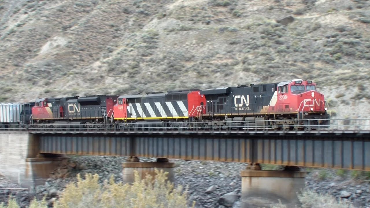 CN Freight Train Spotting ~  SD60F Draper Taper #5528 ~ Ashcroft, BC ~ 9/28/13
