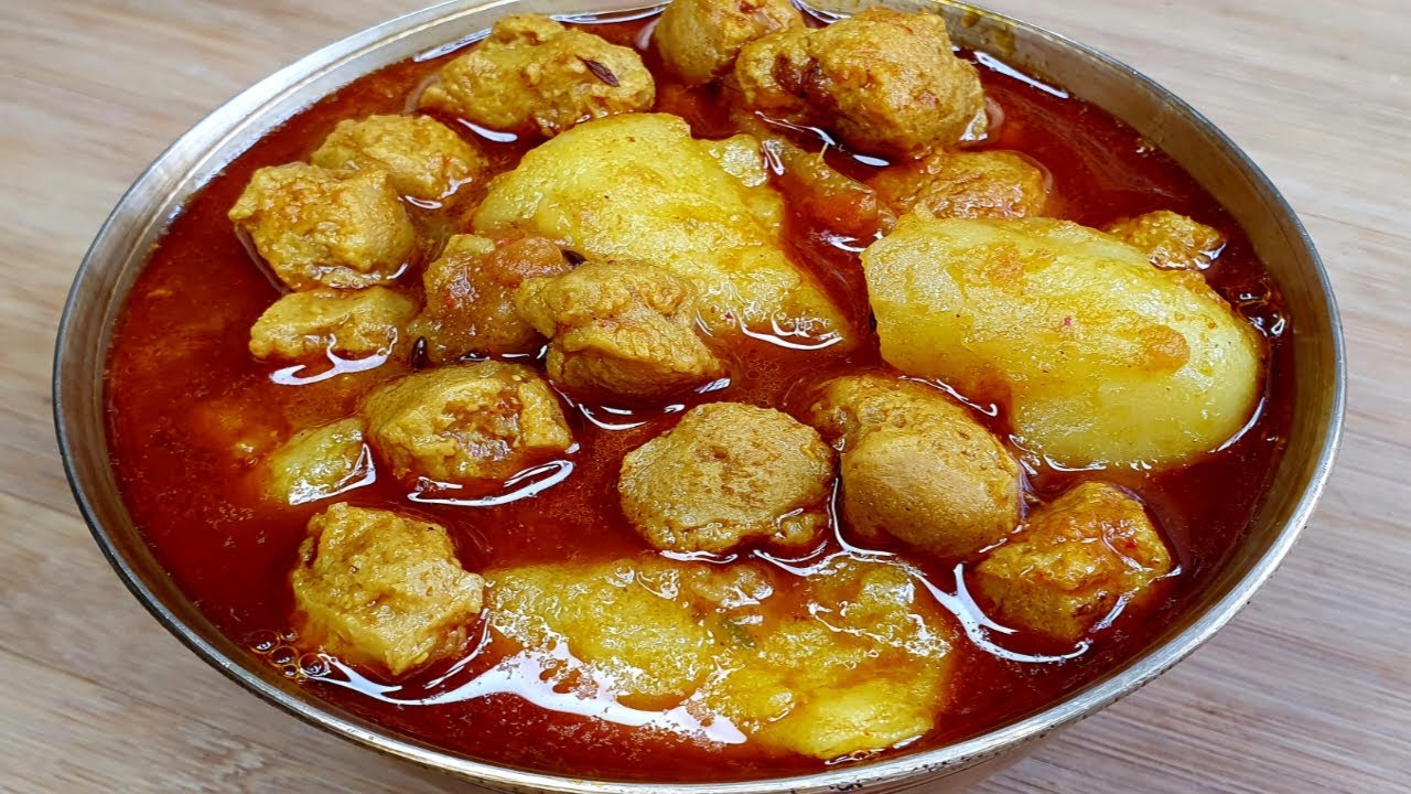 মাছ মাংসের স্বাদকেও হার মানাবে নিরামিষ সয়াবিন এর এই রেসিপি। Aloo Soyabean Curry | Bengali Recipe ||