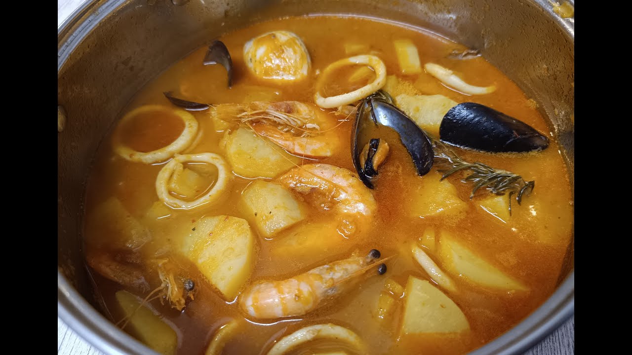 CAZUELA de PESCADO y MARISCO con PATATAS