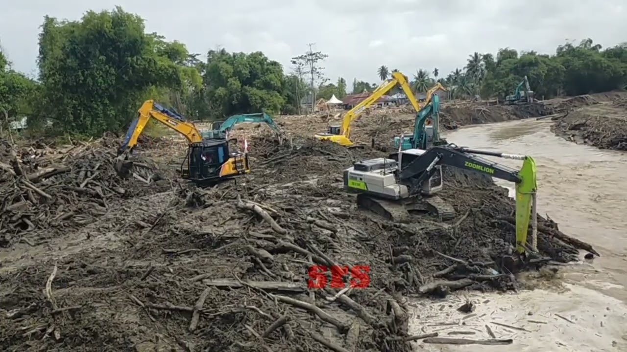 Pelebaran sungai plus pendalaman 