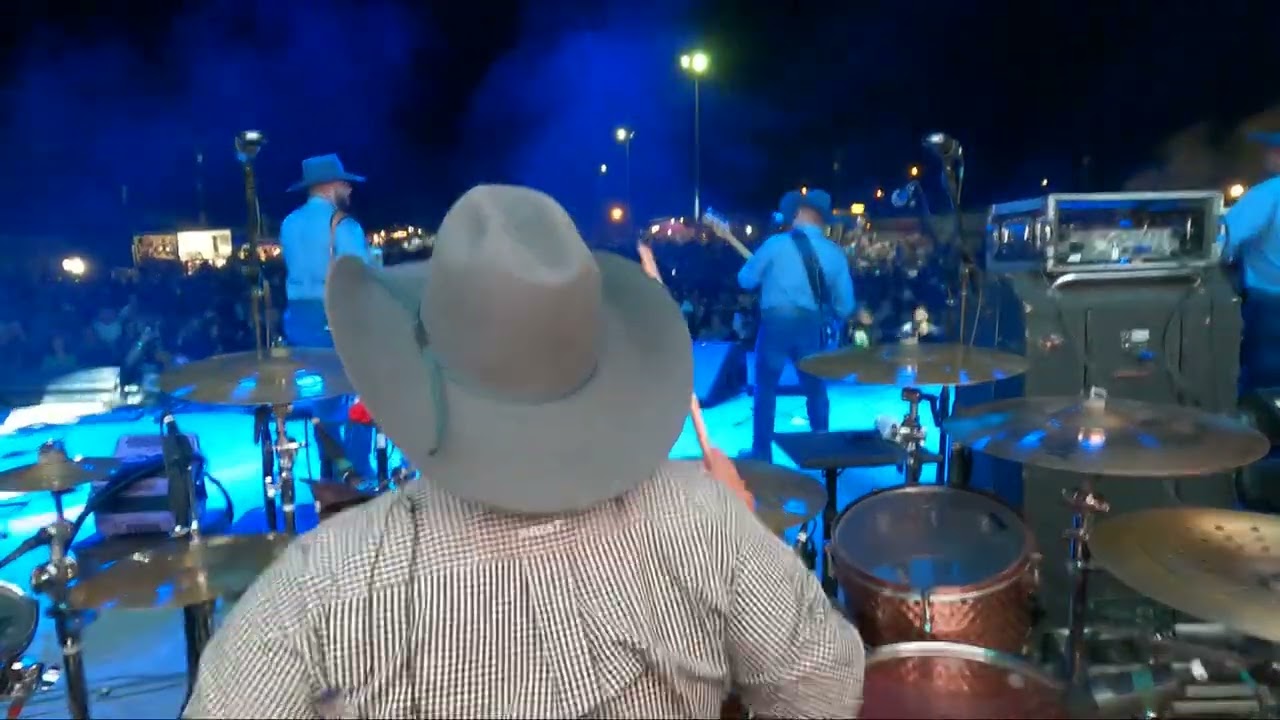 Tan Bella y presumida - Secretto - Laredo Tx 2023 (Drum View)