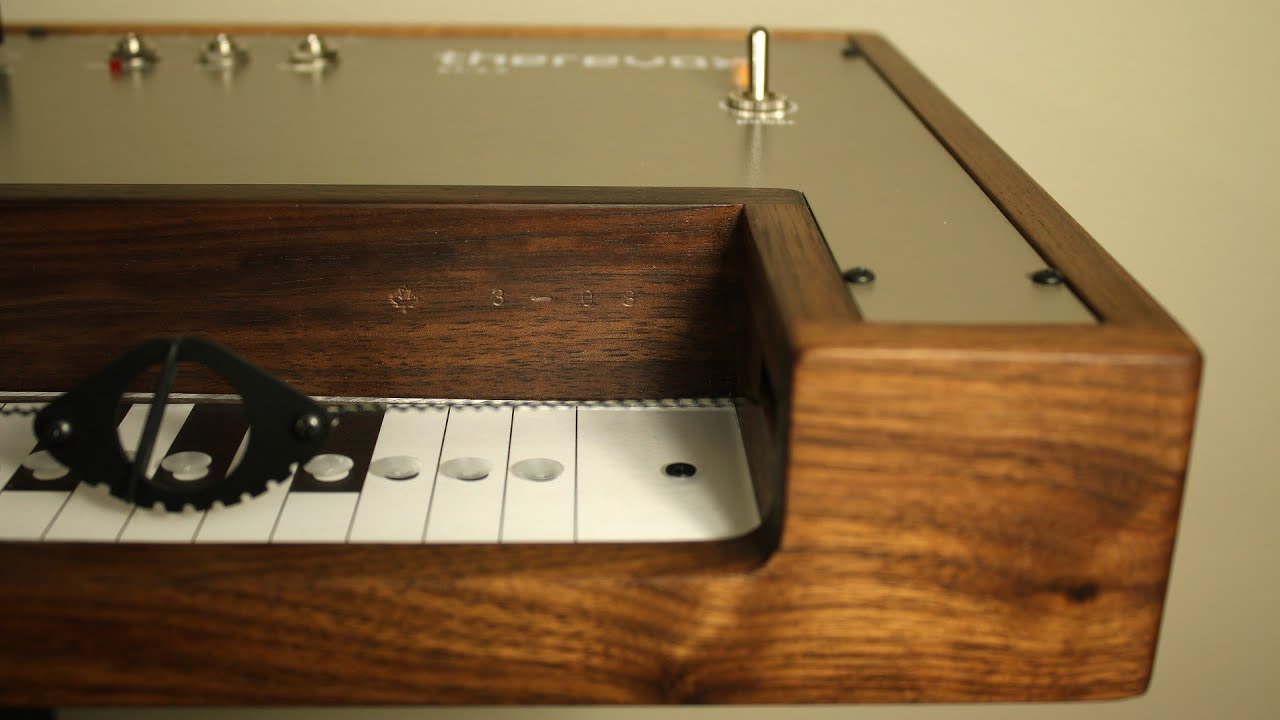 Therevox ET-4 Synthesizer Inspired By Ondes Martenot, Electro-Theremin