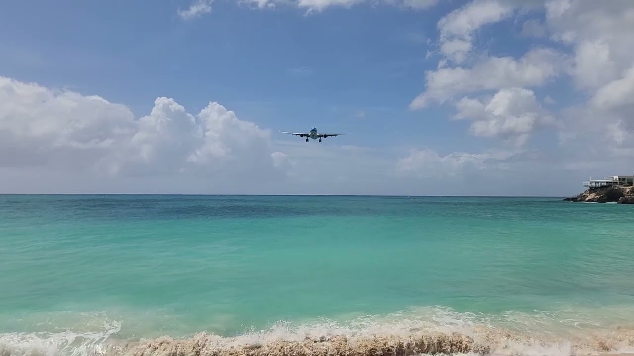 MahoBeachStMartin