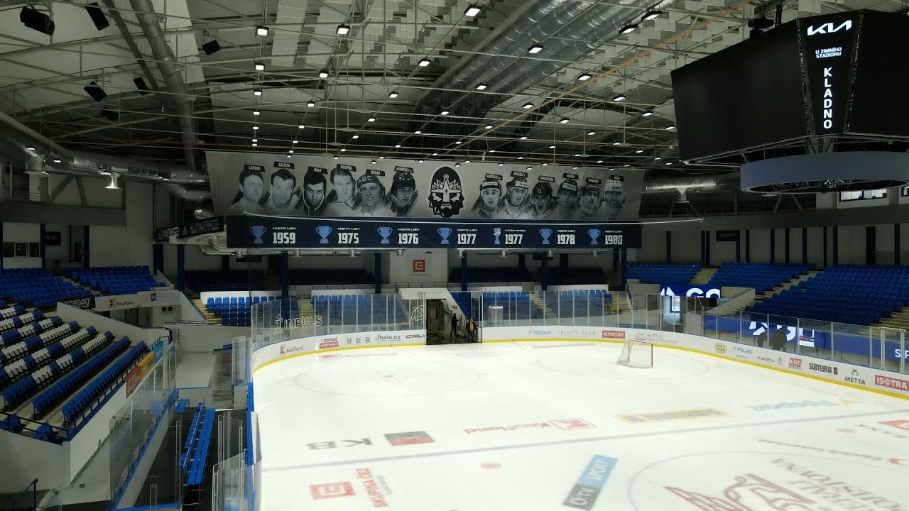 Skyboxy, nová kabina, legendy na megaplátně. Projděte s námi opravený zimák Rytířů