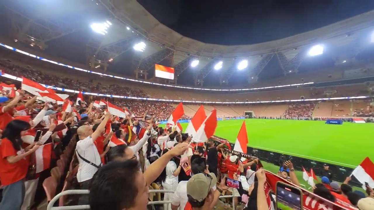Menyanyi Bangga Indonesia Raya. Timnas Indonesia vs Iraq. FIFA World Cup Qualifier.