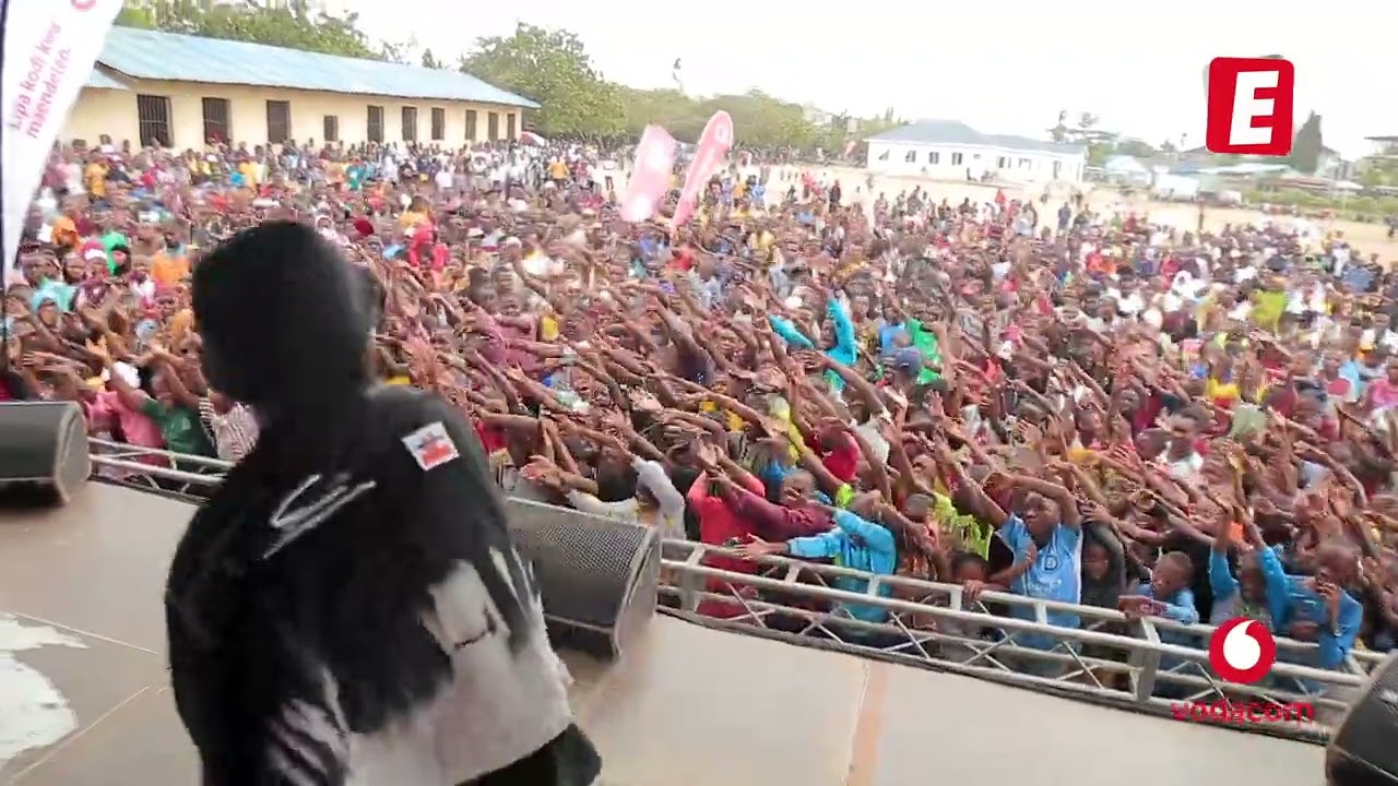 SHUHUDIA PK MR KONK ALIVYOMCHANA DULLA MAKABILA LIVE KWENYE FUNGA MTAA /KING WA SINGEL /FULL SHANGWE