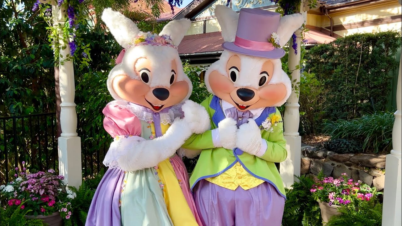 Mr. & Mrs. Easter Bunny Meet & Greet at The Magic Kingdom 2023 - Walt Disney World