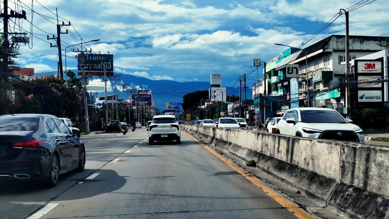 🇹🇭 Driving in Chiang Mai Thailand | 4K Relaxing City Drive & Street Views