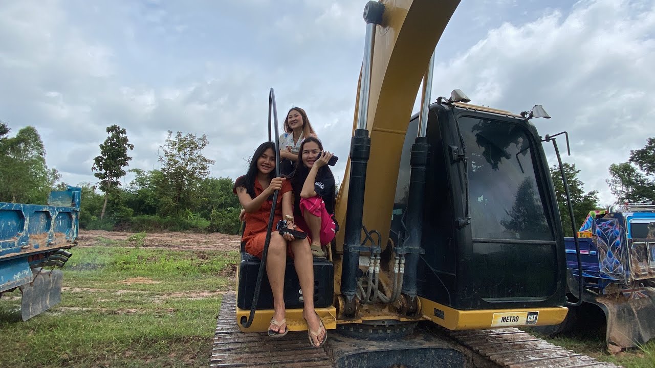 ฝนตกหนัก! สาวๆแยกย้ายกลับบ้านกันก่อนนะ ไว้ลุยกันใหม่ งานอ.สุวรรณ ร้อยเอ็ด