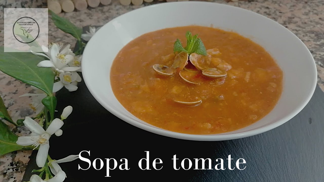 Sopa de tomate con tentación de almejas y gambas