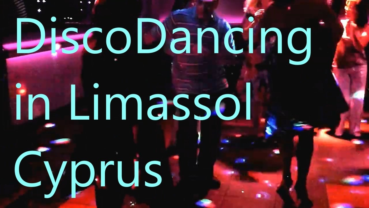 Крис Крженц танцует на дискотеке в Лимассоле, Кипр (19 октября 2012 г.)