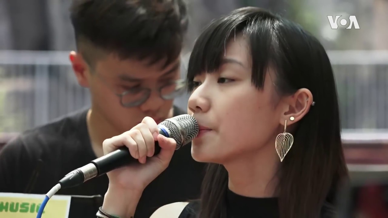 《愿荣光归香港》词曲道出示威者心声