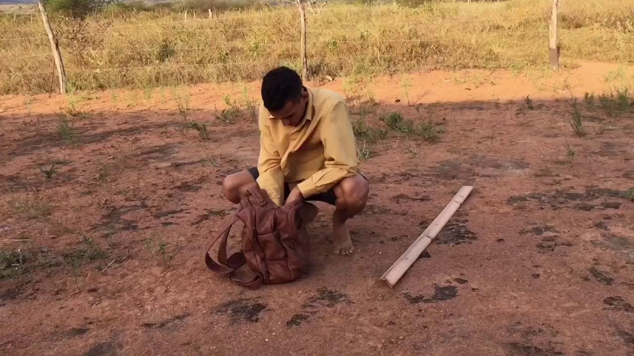 O compadre rico e o compadre pobre e a mochila de moedas de ouro.