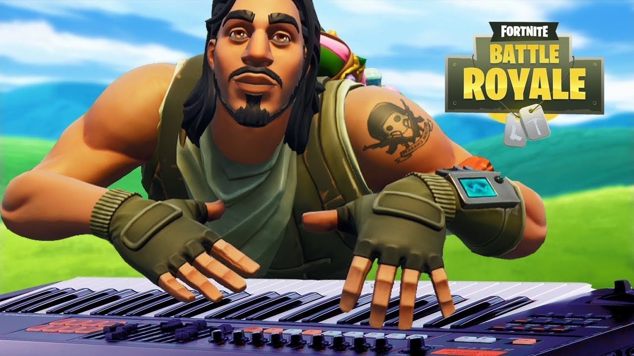 Man plays piano on Fortnite