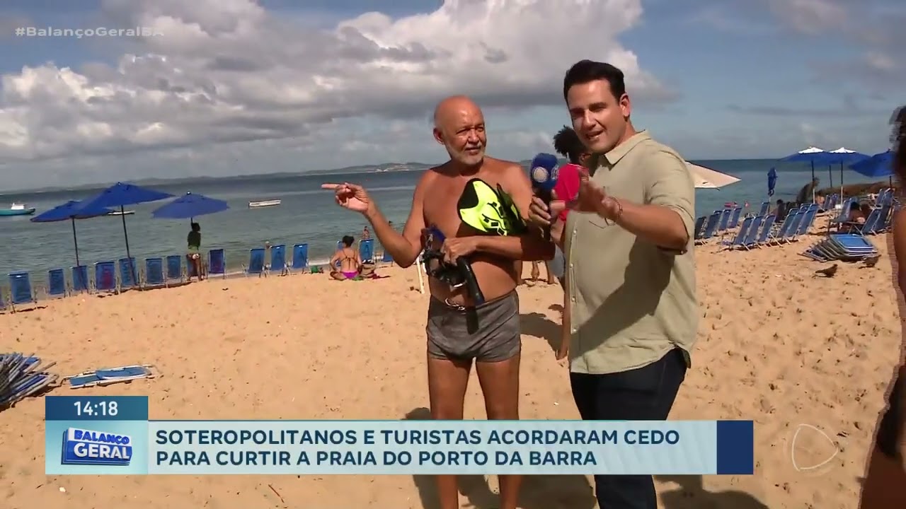 Depois da Ceia, Praia do Porto da Barra: Soteropolitanos e Turistas Aproveitam o Descanso de Natal