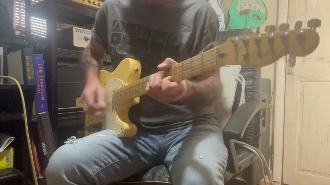 Elvis Costello Pump  It Up Guitar Cover 