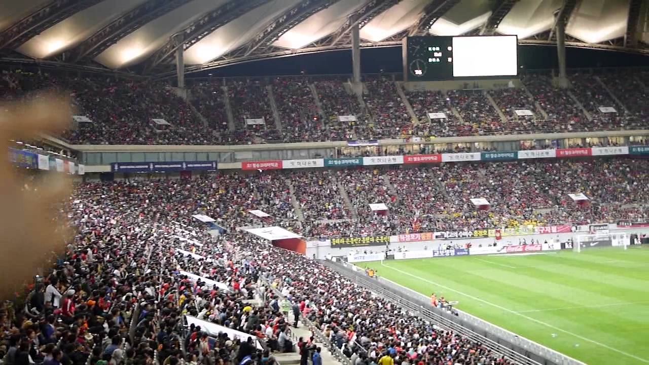 파도타기 응원 시작하기 - How to make the Audience Wave. (S.Korea vs Brazil at Seoul World Cup Stadium)