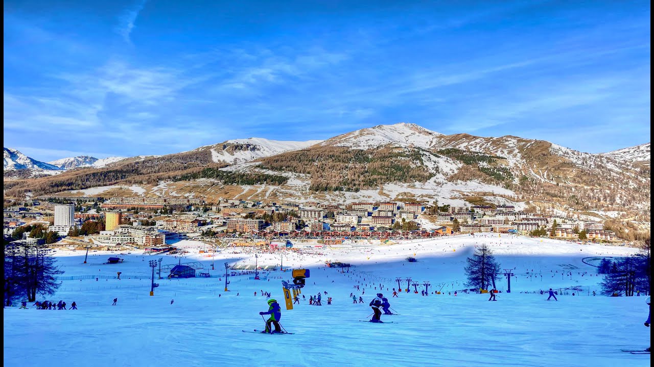 Skiing Sestriere 2025