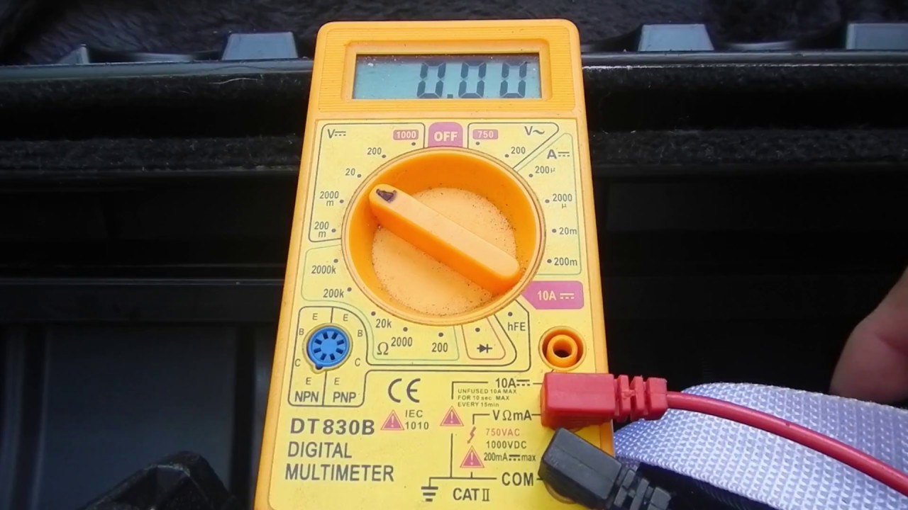 Pajero Aux battery /solar panel/ dc dc charger install p3