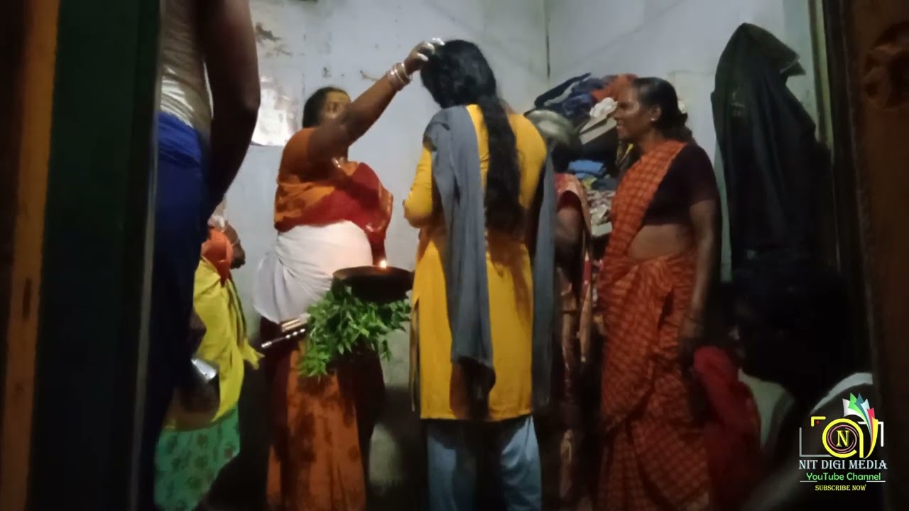 அங்காளம்மன்  பெண்கள் சாமியாட்டம்