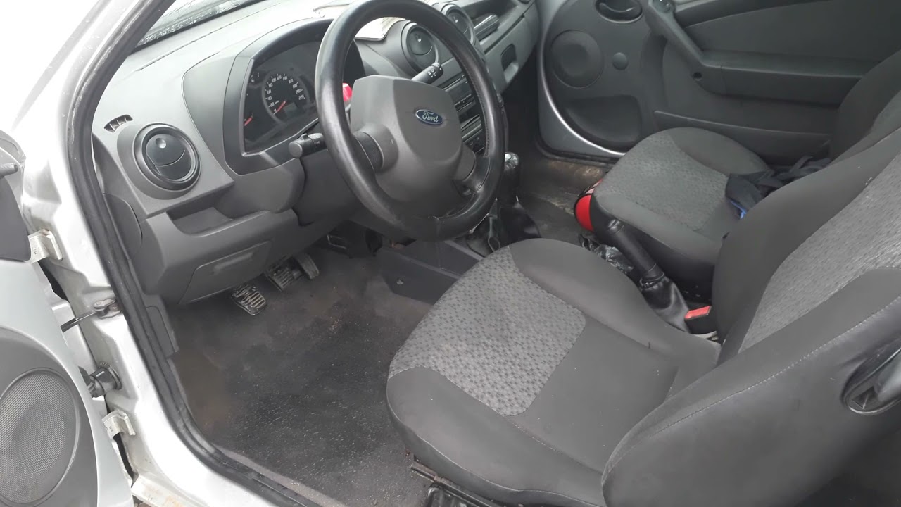 Ford Ka entrando água pelo lado do  motorista Como resolver