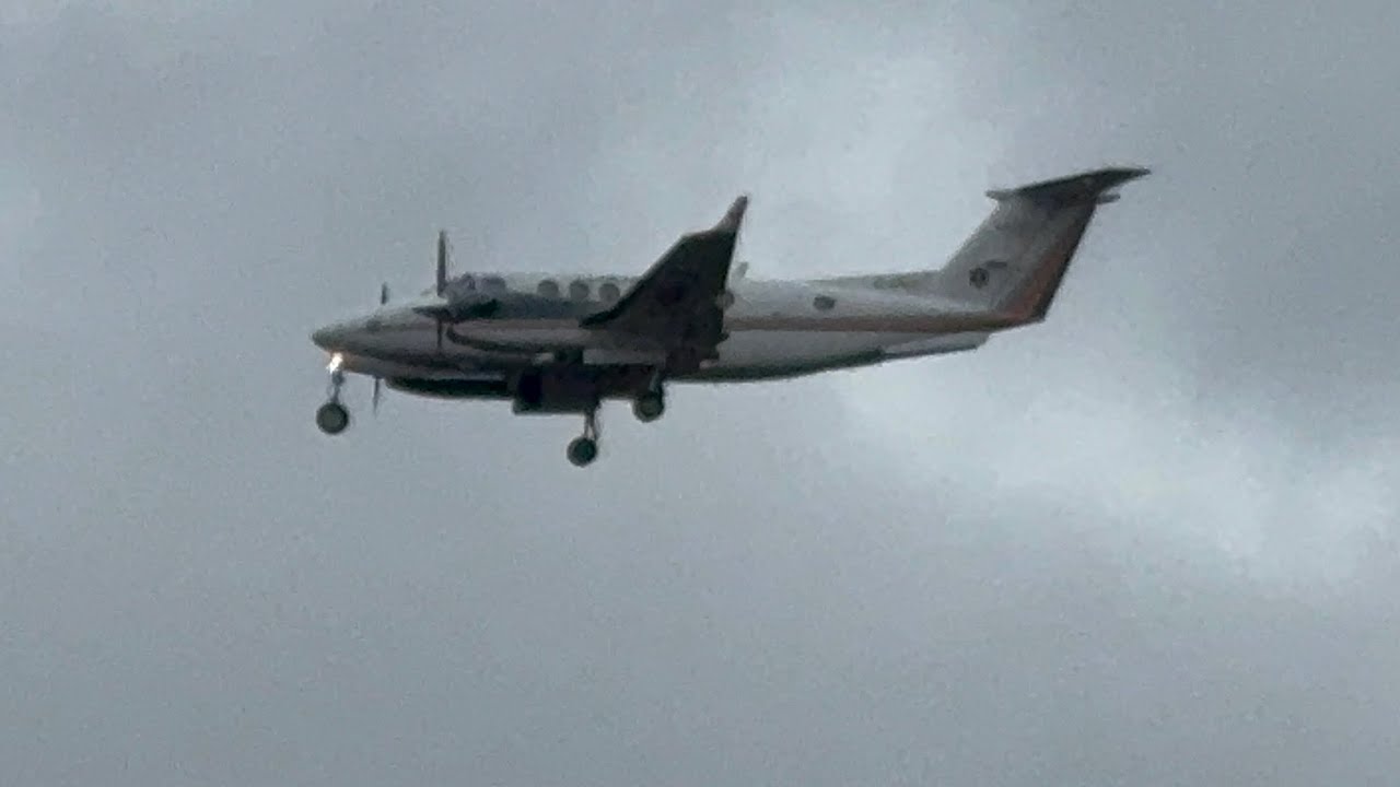 Government of Newfoundland and Labrador Beech King Air 350 Landing in St. John's (YYT/CYYT)