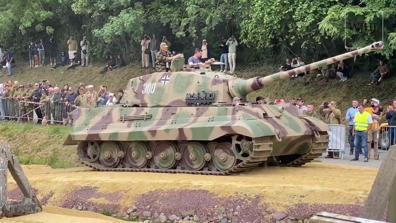 Königstiger TIGER II vs FURY vs SHERMAN vs PZ IV vs PZ II