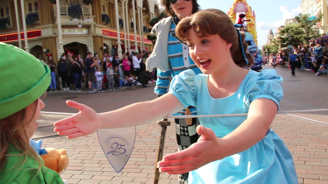 DISNEYLAND PARIS - DISNEY STARS ON PARADE - FAMILY OF HONOR [CHLOE ET JULES 2018]