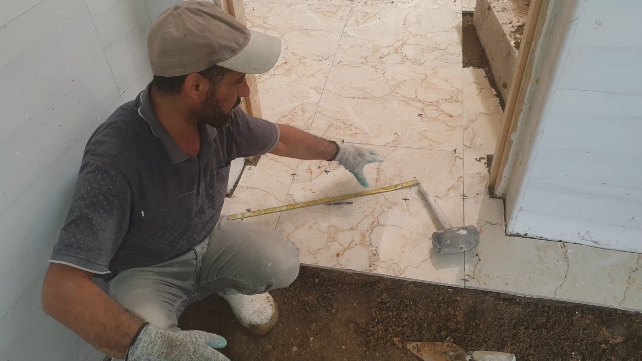 الأسباب التي تجعلنا نعمل عتب الباب غير لون