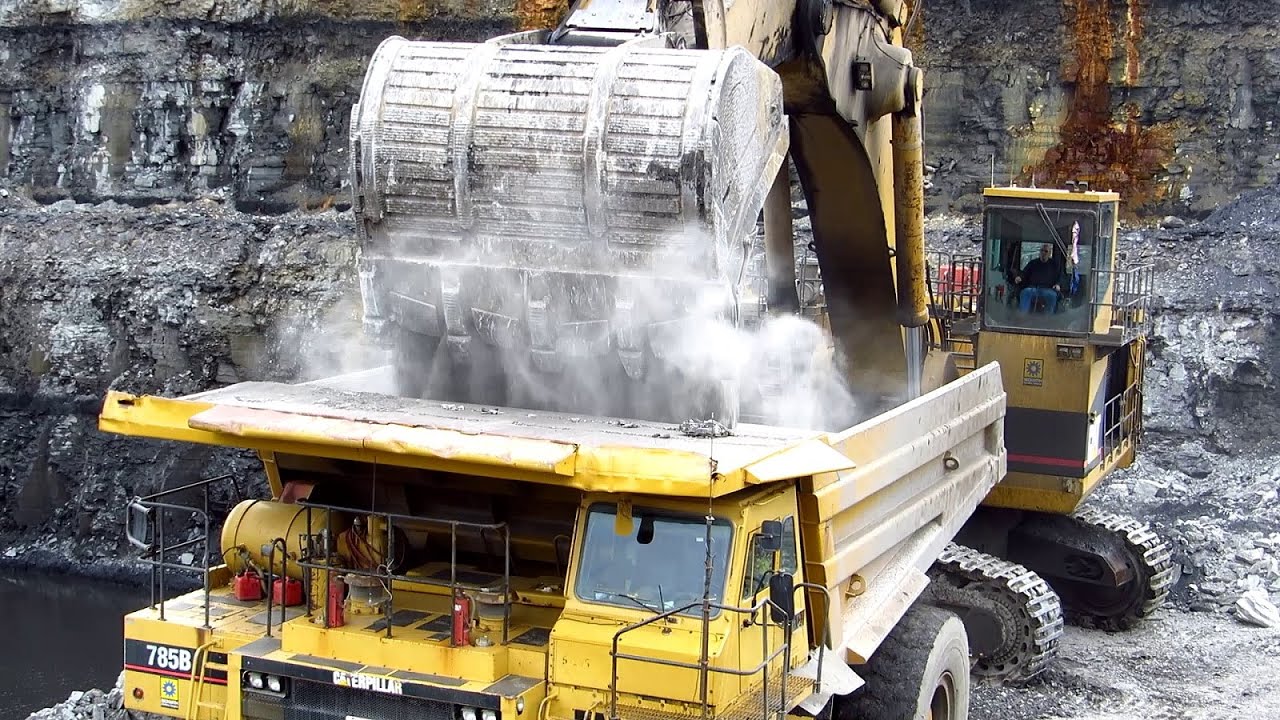 Caterpillar 5230 Loading Blasted Rock