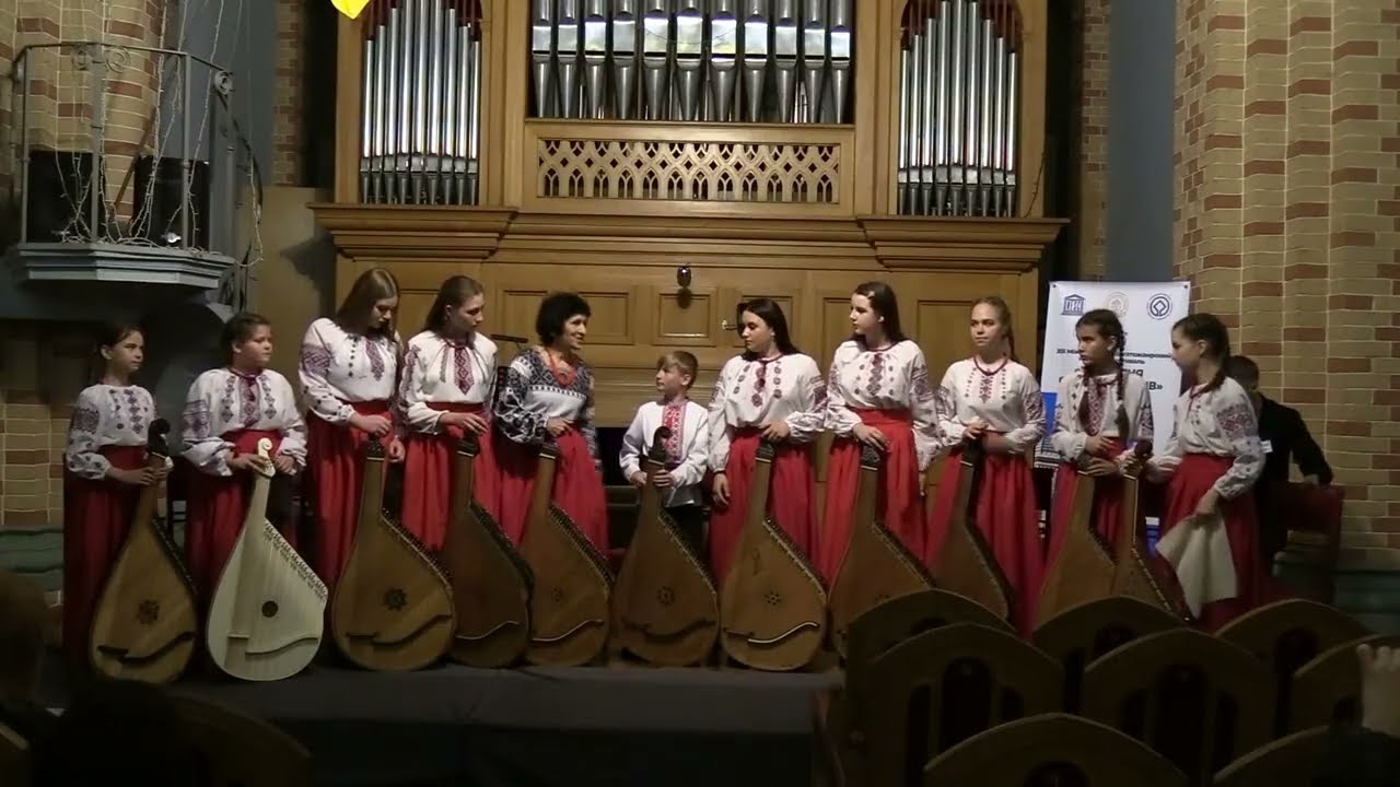 Зразковий ансамбль бандуристів «Диво-струни» (Україна, Тернопільська обл., с. Острів), 2025р.