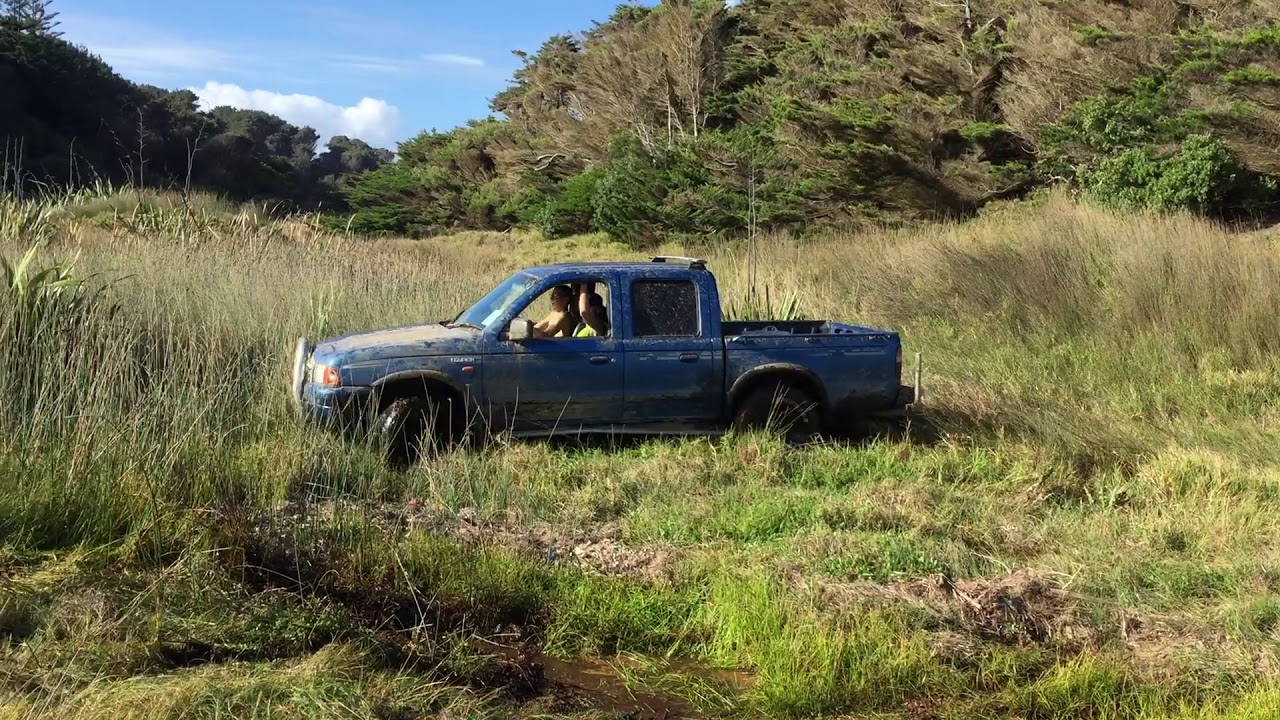 Stuffing around in 4x4's | 90 Mile 4x4