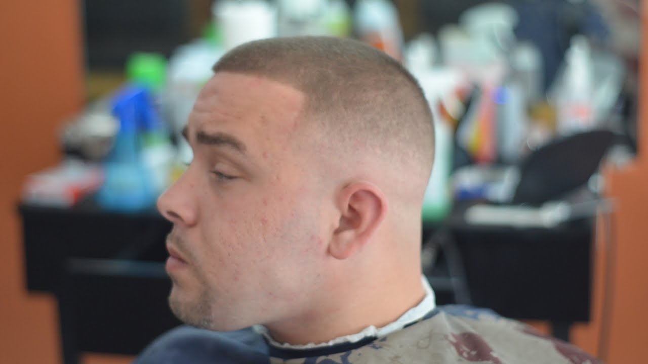 Skin fade with 2 on top