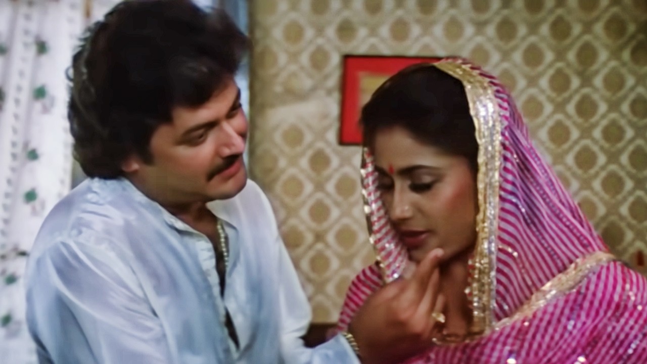 राज किरण और स्मिता पाटिल के रोमांस के बीच में राजो बन गई कबाब में हड्डी | Waaris Movie Best Scene