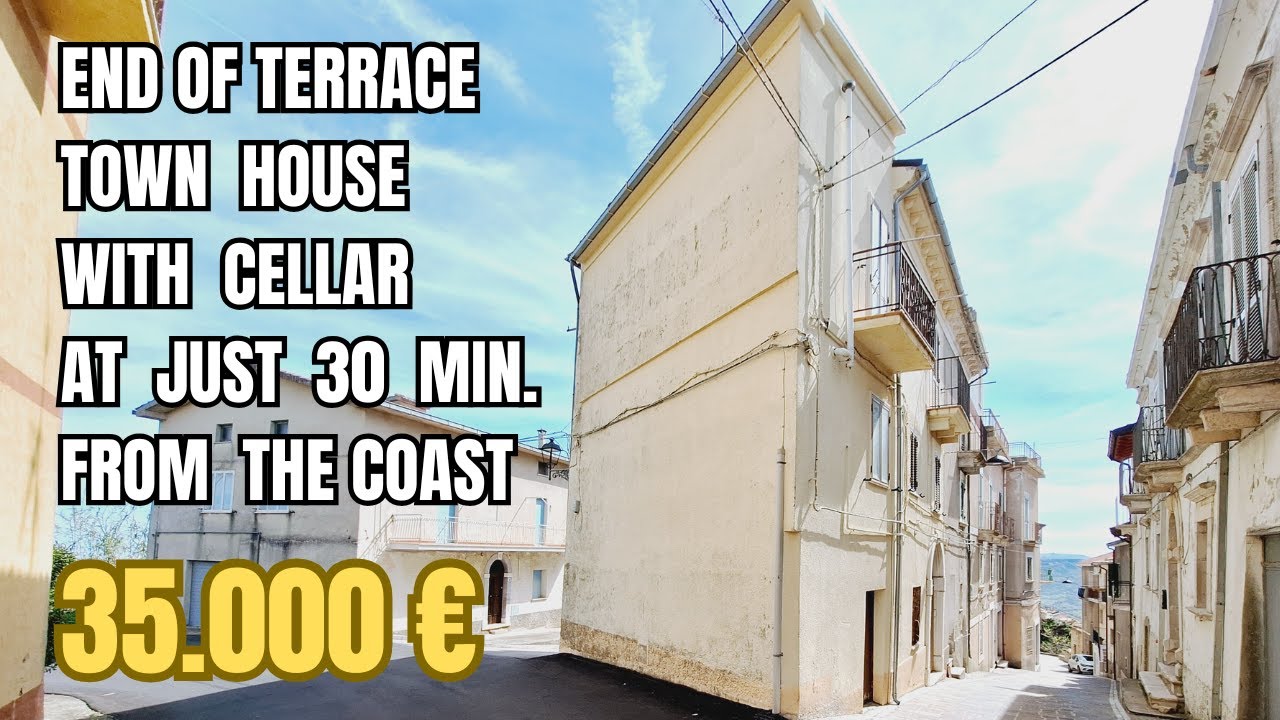 Semi-detached town house with cellar, at 30 minutes' drive from the Adriatic Coast. Casalanguida